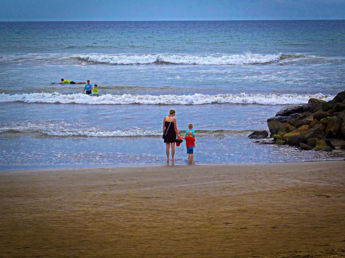 am Strand beim Leuchtturm